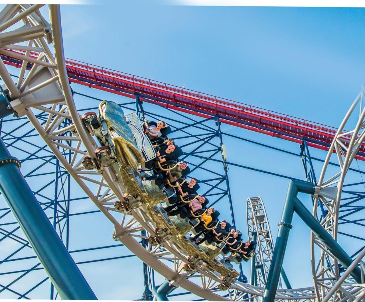 Boulevard Hotel Blackpool Exterior foto The Dragon roller coaster