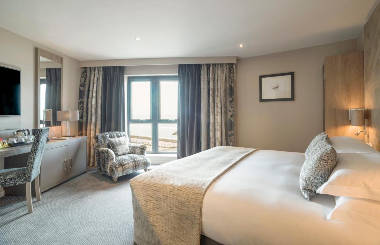 Boulevard Hotel Blackpool Exterior foto A bedroom at The River Lee Hotel